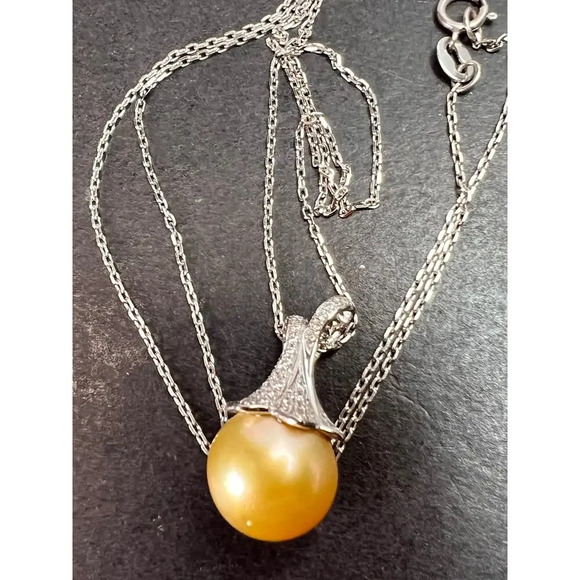 South seas pearl pendant and chain in sterling silver - Picture 4 of 11